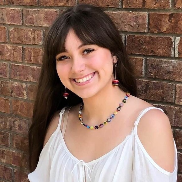 Meet your Posher, Lauren - Picture 1 of 1